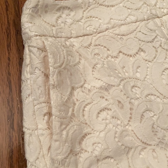 Express high-waisted lace short, size 00 - Picture 2 of 3